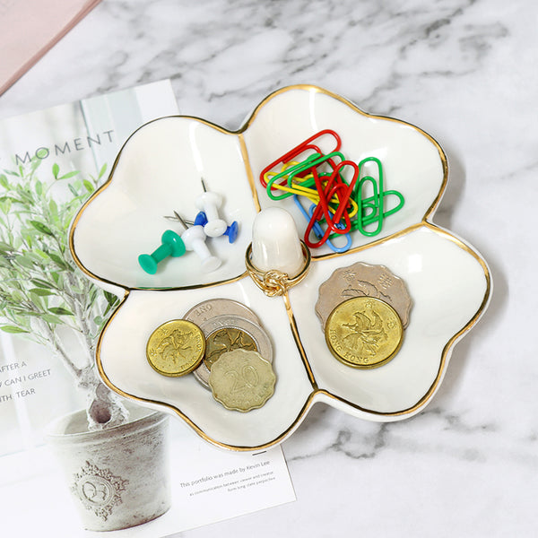 Seramic jewelry dish and rings holder（four leaf clover ）